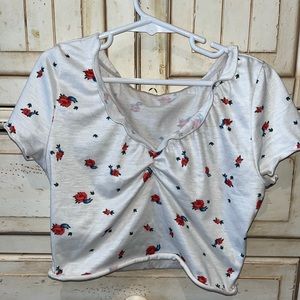 Cropped, clench top, vneck T-shirt